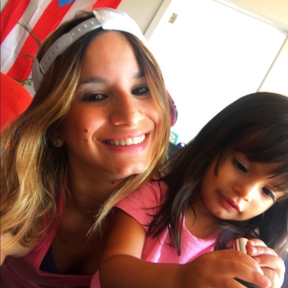 Meet your Posher, Angélica